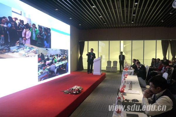 陈言俊受邀在2016世界机器人大会作报告